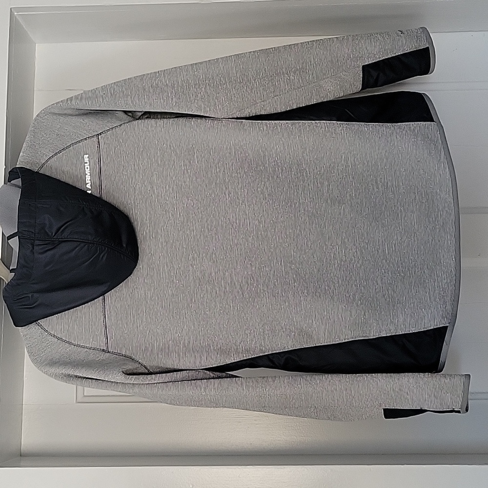 Womens Under Armour jacket. Sz small